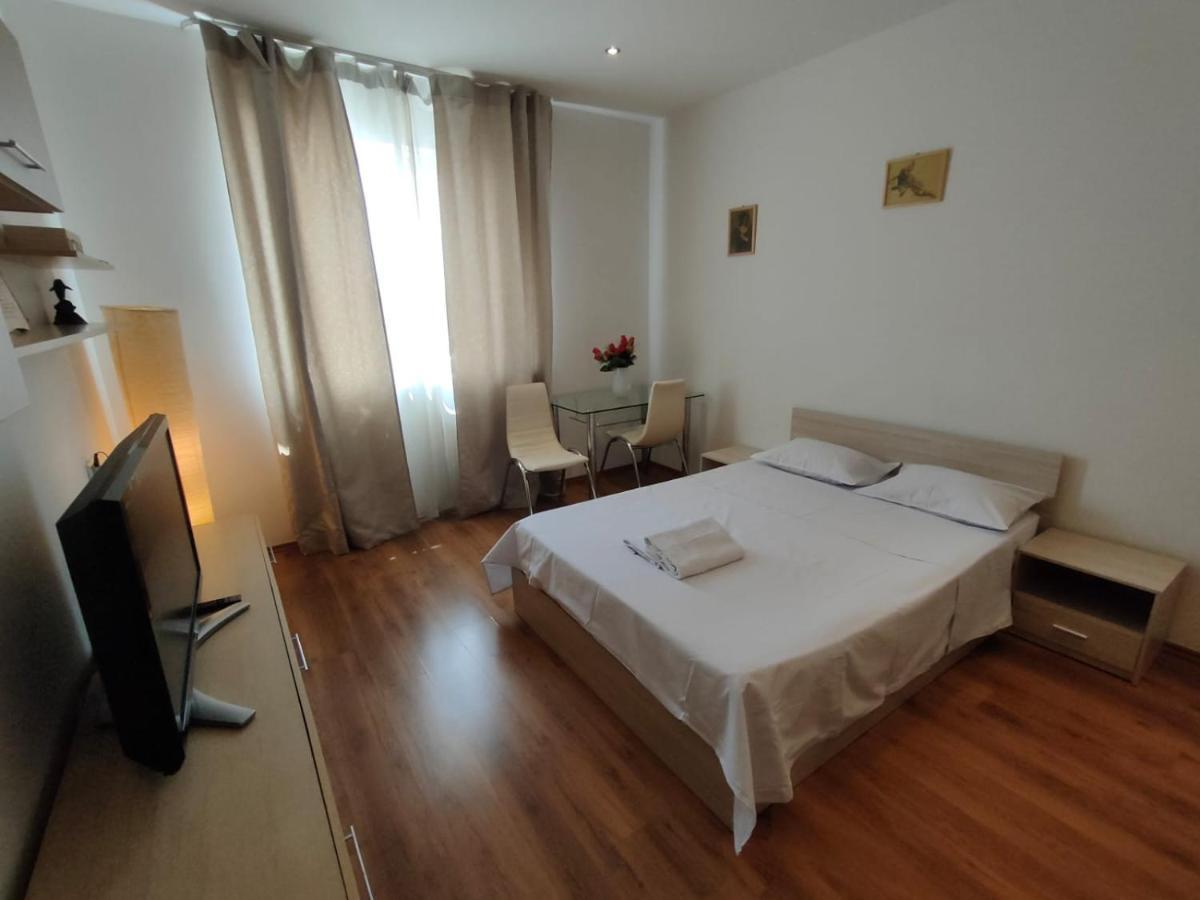 Easystay Flats Bucureşti Ngoại thất bức ảnh