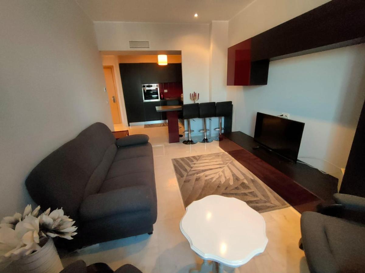 Easystay Flats Bucureşti Ngoại thất bức ảnh