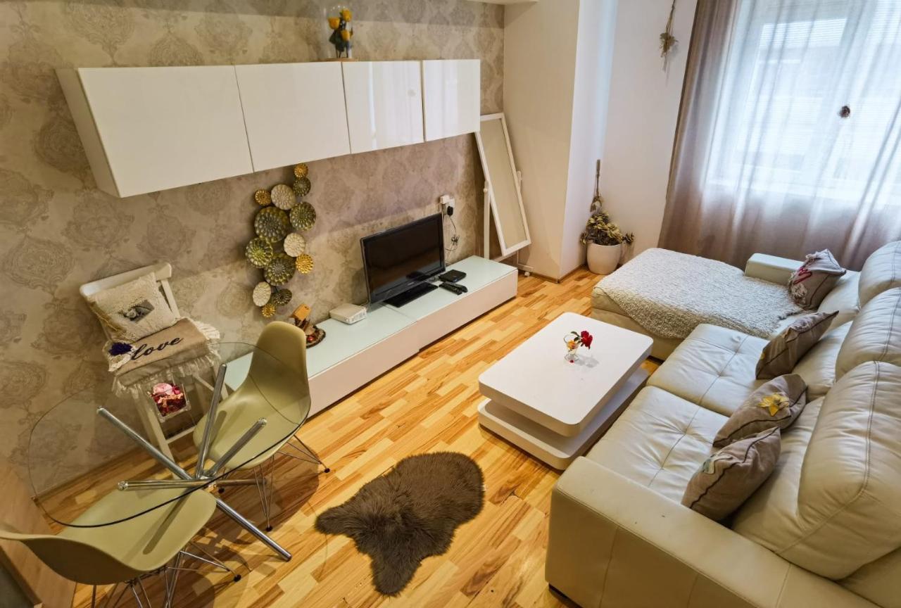 Easystay Flats Bucureşti Ngoại thất bức ảnh